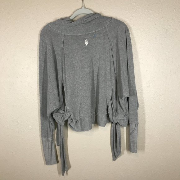 Free People Gray Movement Flow Long Sleeve Raw Hem Athletic Pullover - Picture 9 of 10